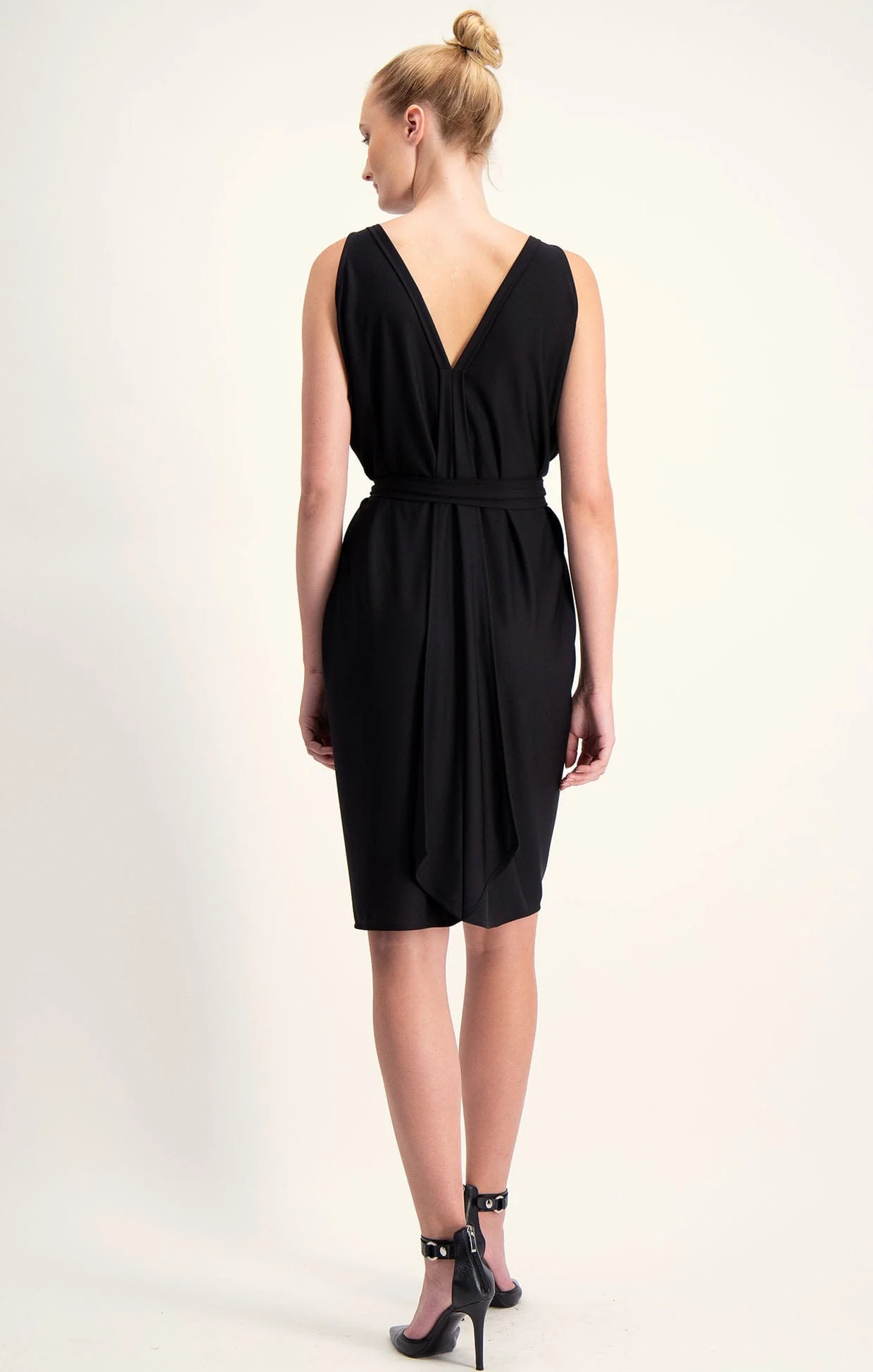 COLUMN DRAPE DRESS IN BLACK - Image 5