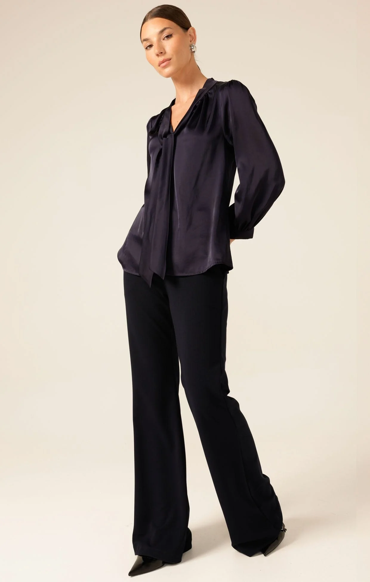 HATCHIE BLOUSE IN NAVY - Image 2