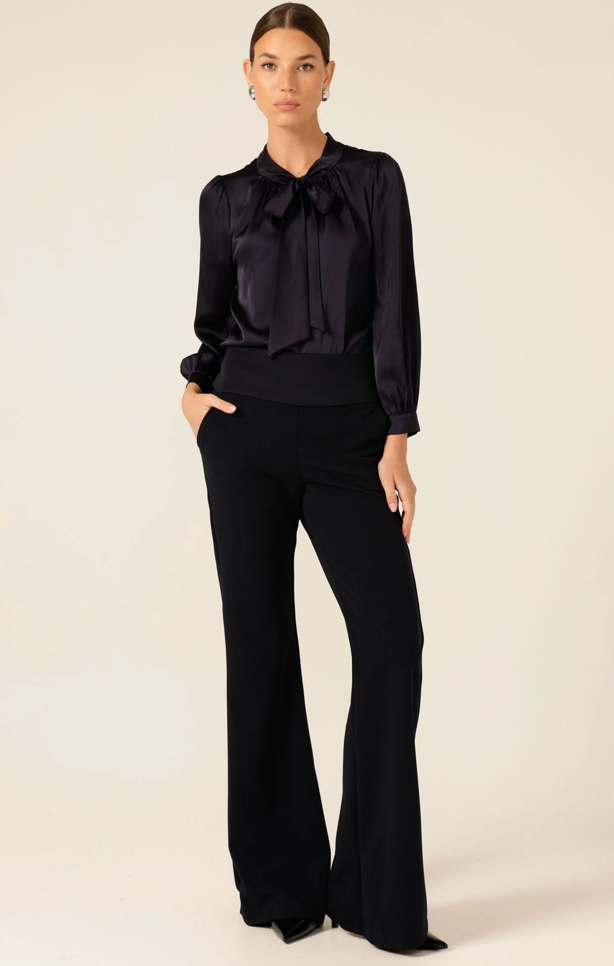 HATCHIE BLOUSE IN NAVY - Image 5