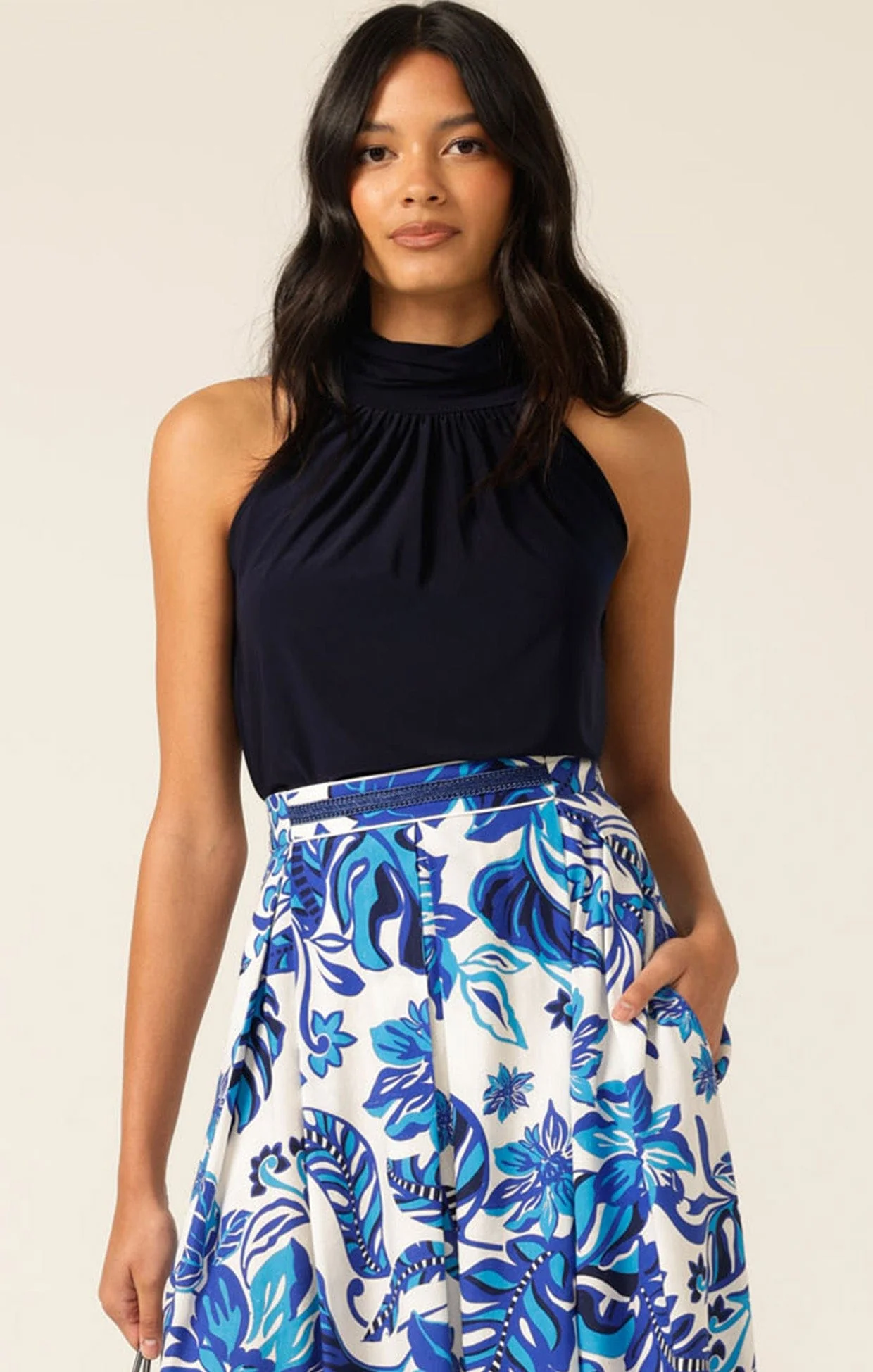 HIGH NECK TIE TOP IN NAVY - Image 6