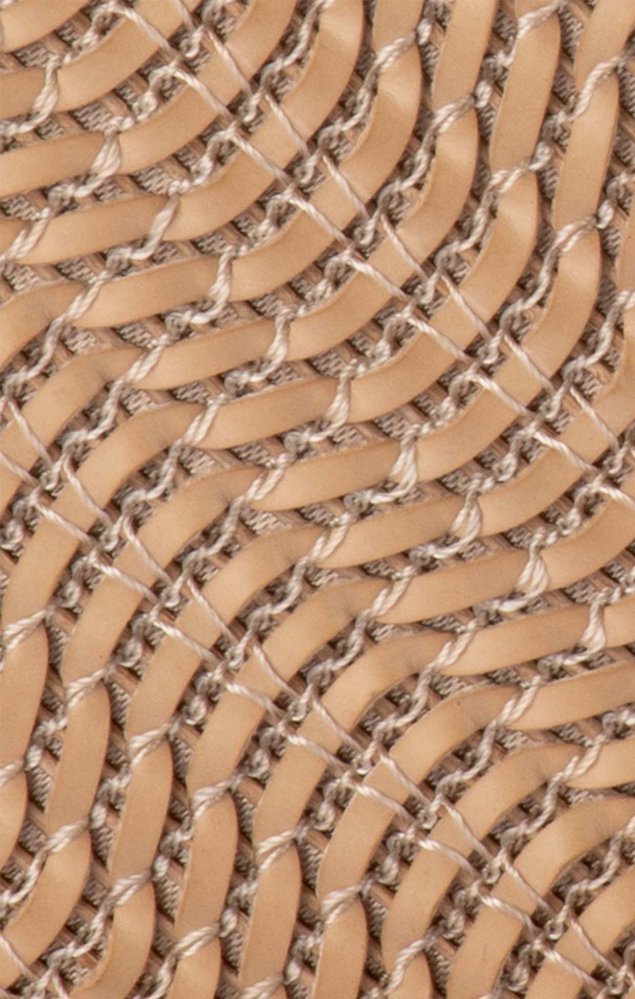 LINDY WOVEN CLUTCH BAG IN NATURAL - Image 2