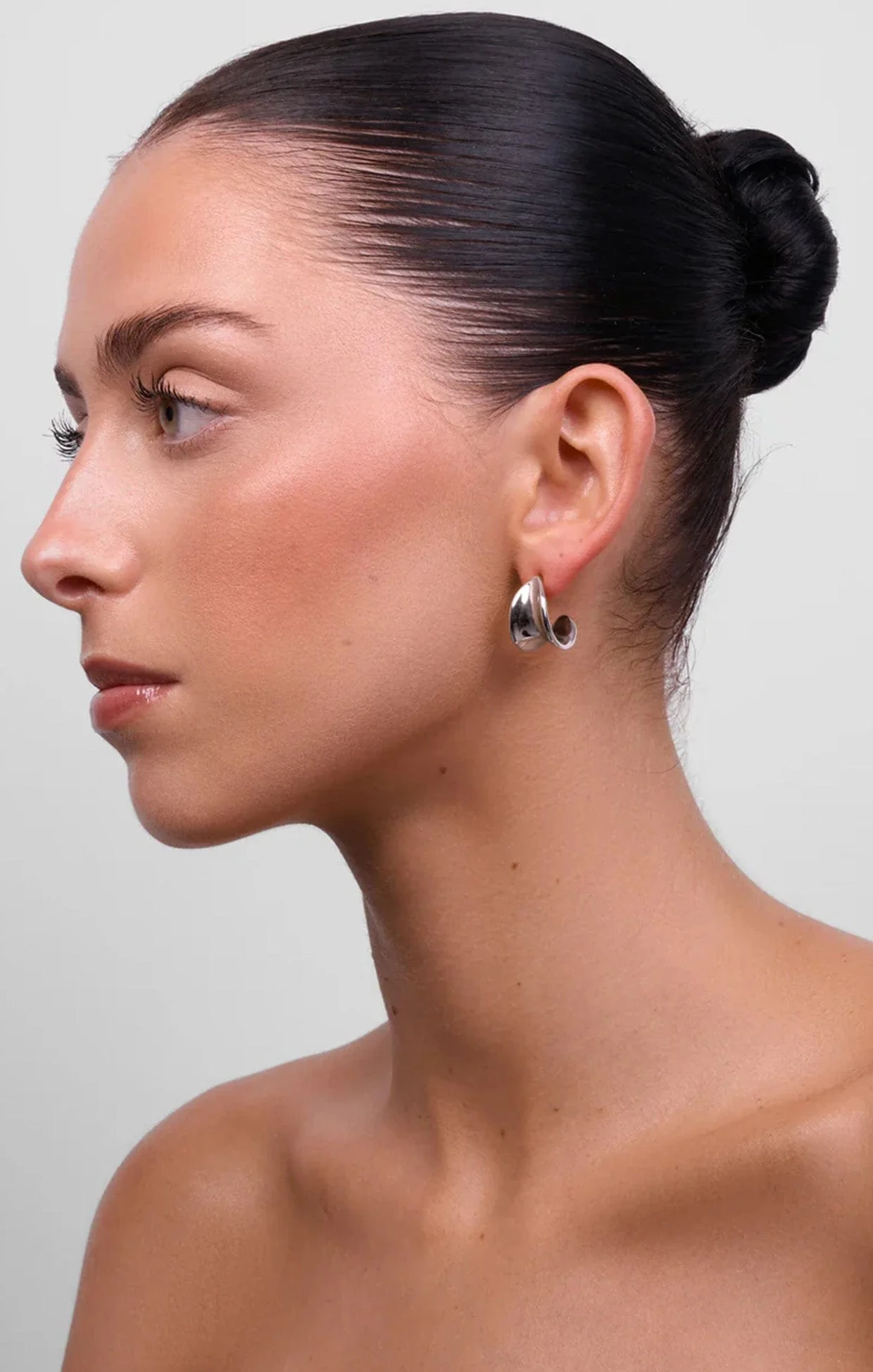 LOGAN EARRINGS IN SILVER - Image 2