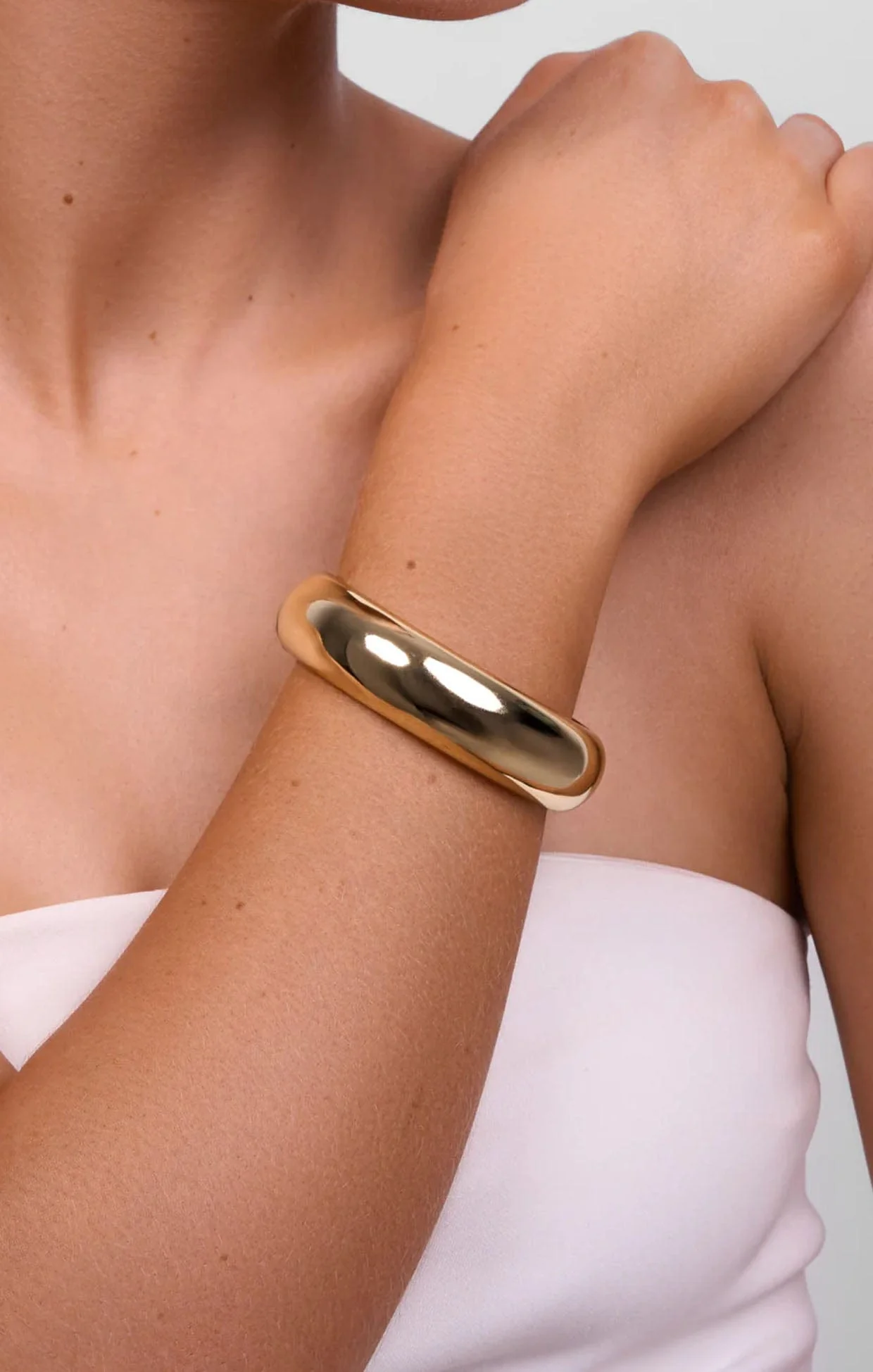 MAGGIE BANGLE IN GOLD - Image 2