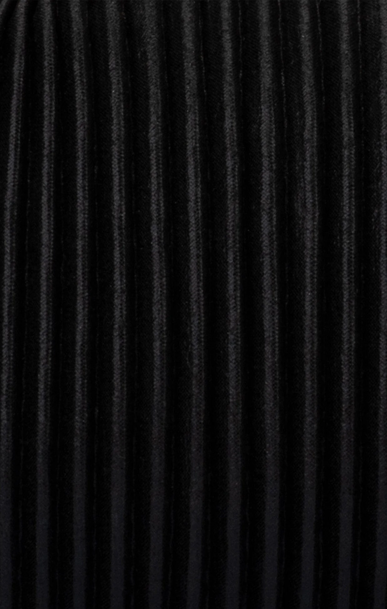 NAOMI PLEATED CLUTCH BAG IN BLACK - Image 2