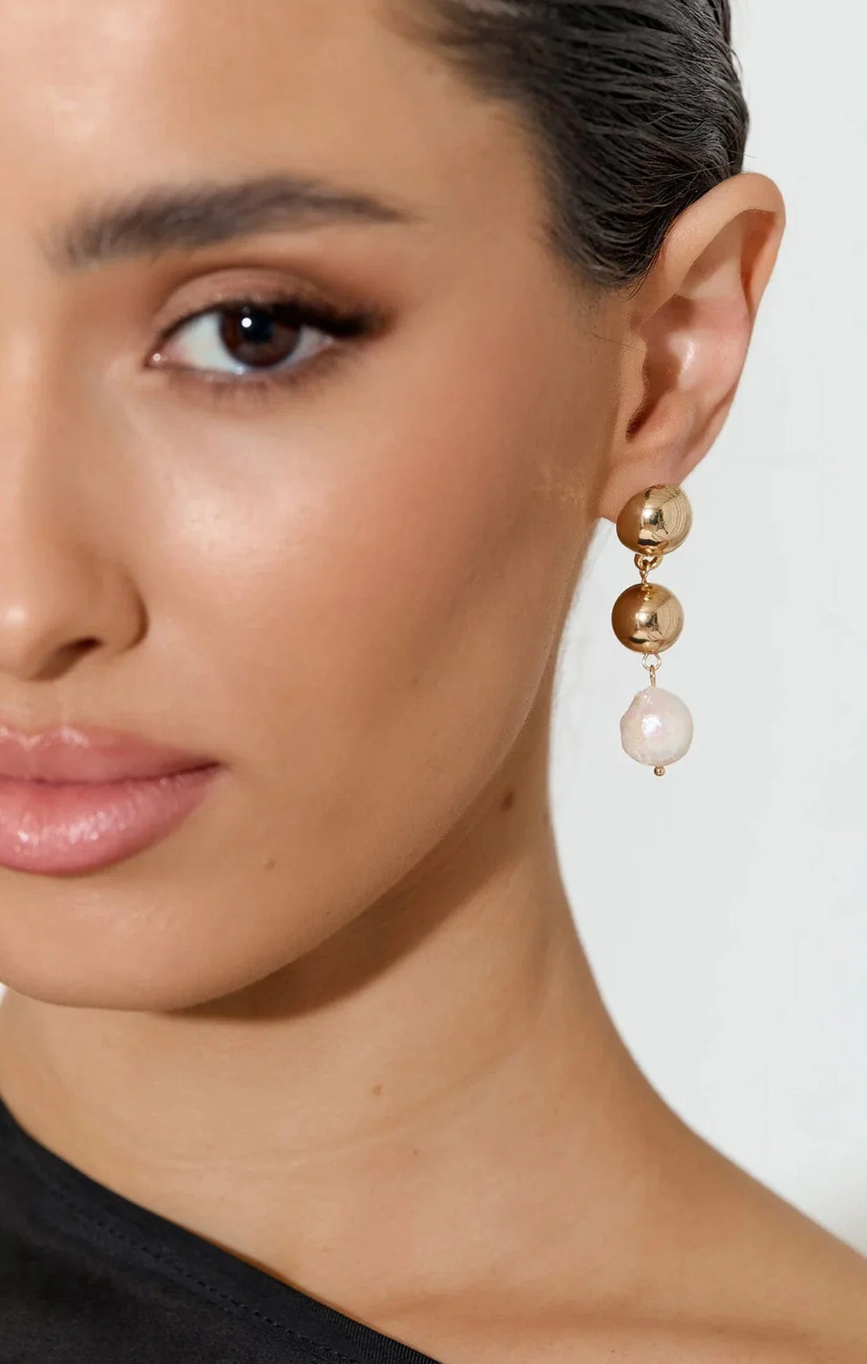 PEARL DROP METAL BALL EARRING IN GOLD - Image 2