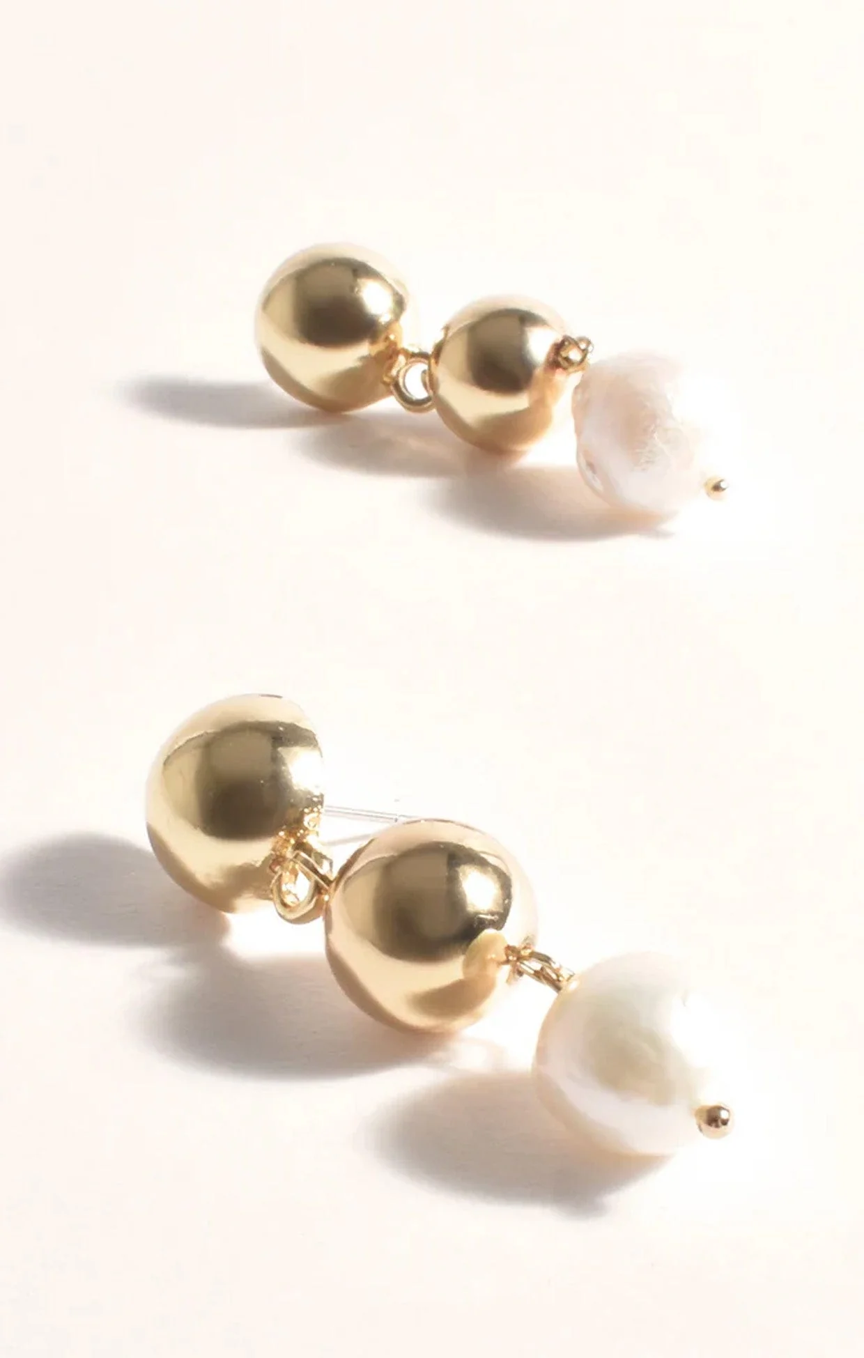 PEARL DROP METAL BALL EARRING IN GOLD - Image 3