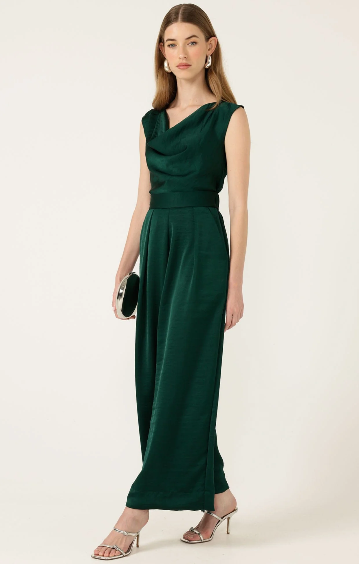 LUXE PLEATED TROUSER IN EMERALD - Image 4